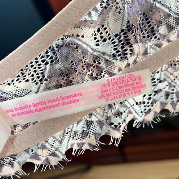 Victoria's Secret PINK Lace unlined halter bralette - Picture 10 of 11